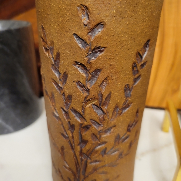 Vintage Sandstone vase with wheat grass prints signed 70s handmade potte… - Picture 2 of 7